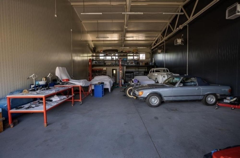 Slika 11 - Bulevar JNA,  Lokal za izdavanje, 600m2, 3.500€