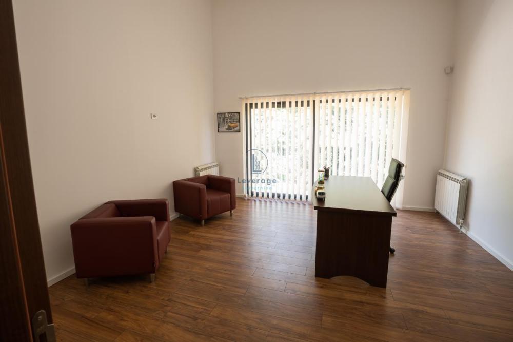 Slika 7 - Bulevar JNA,  Lokal na prodaju, 800m2, 1.300.000€