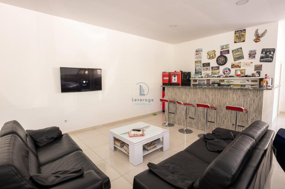 Slika 3 - Bulevar JNA,  Lokal na prodaju, 800m2, 1.300.000€