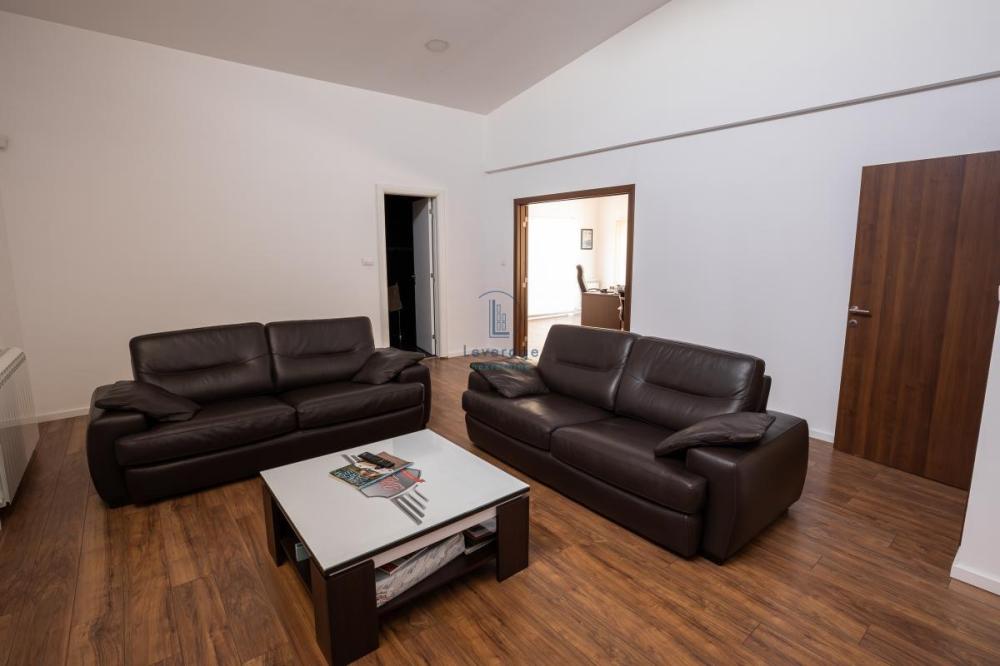 Slika 11 - Bulevar JNA,  Lokal na prodaju, 800m2, 1.300.000€