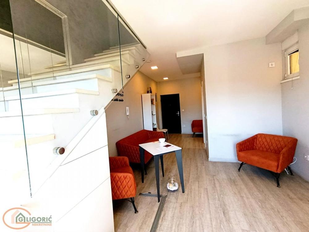 Slika 1 - Pećska, Petosoban stan na prodaju, 118m2, 349.000€