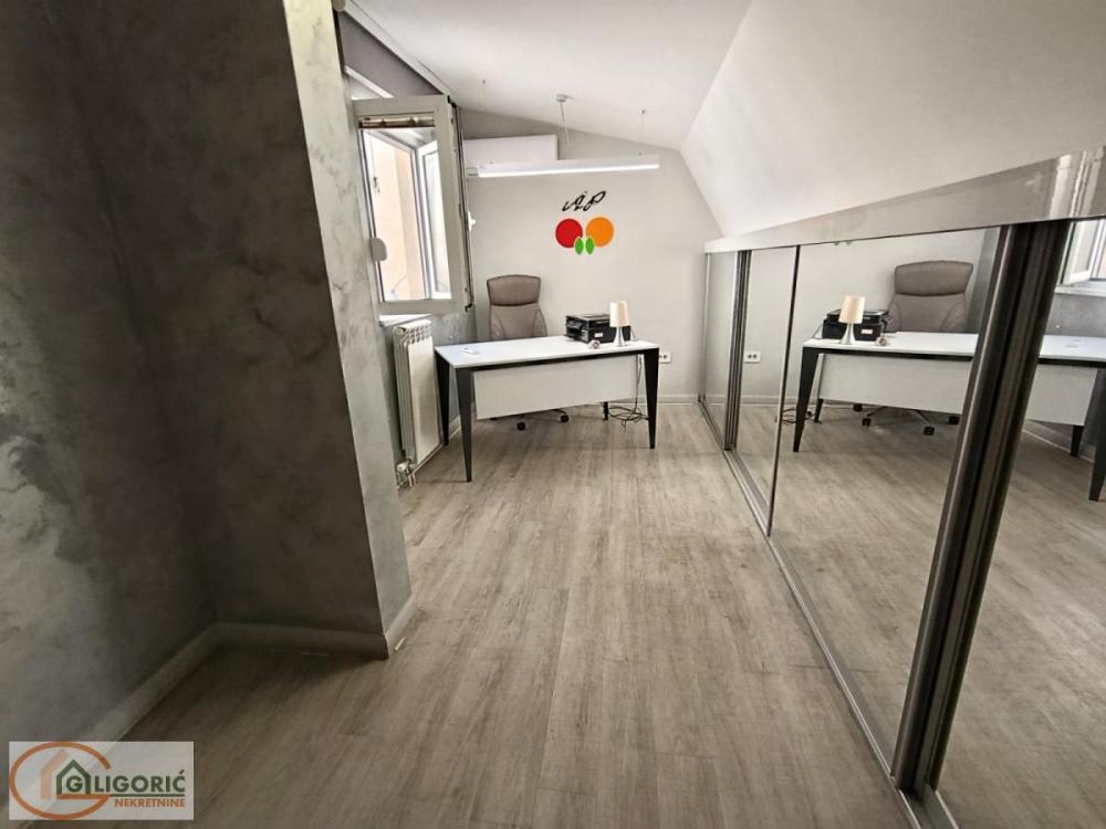 Slika 10 - Pećska, Petosoban stan na prodaju, 118m2, 349.000€
