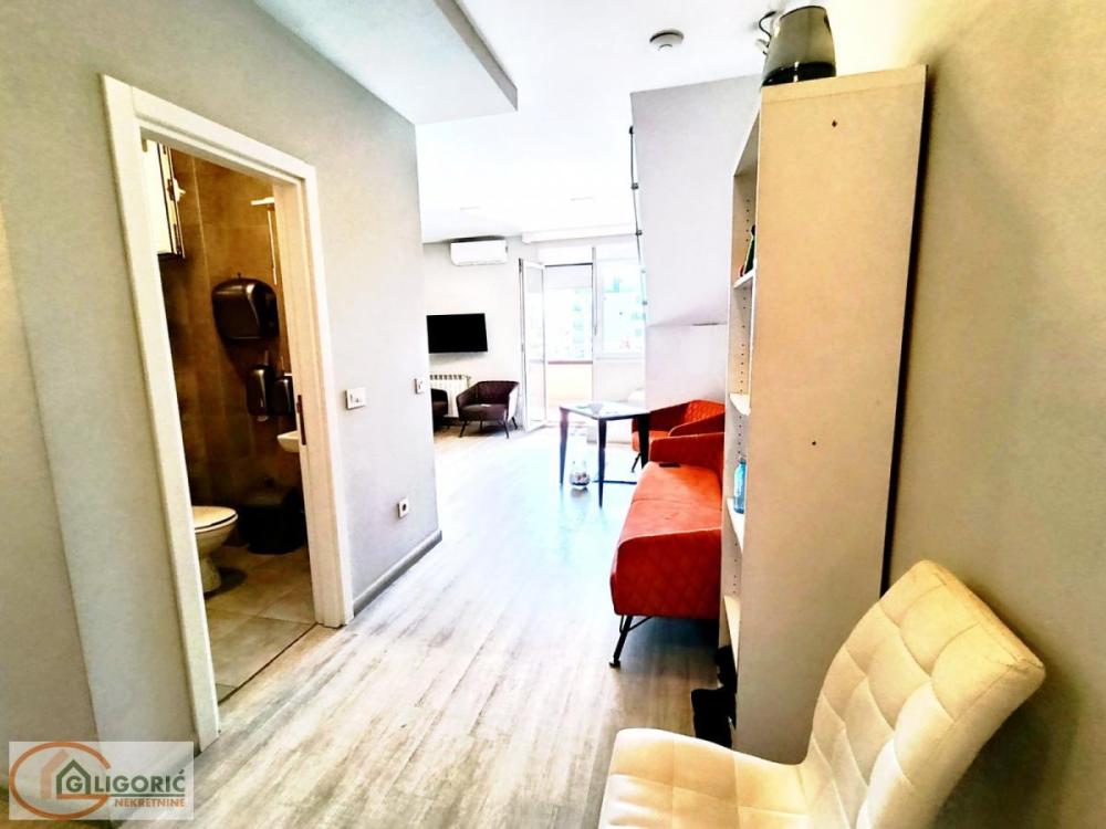 Slika 2 - Pećska, Petosoban stan na prodaju, 118m2, 349.000€