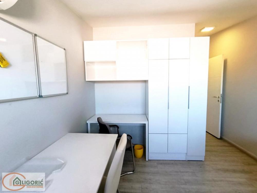 Slika 11 - Pećska, Petosoban stan na prodaju, 118m2, 349.000€