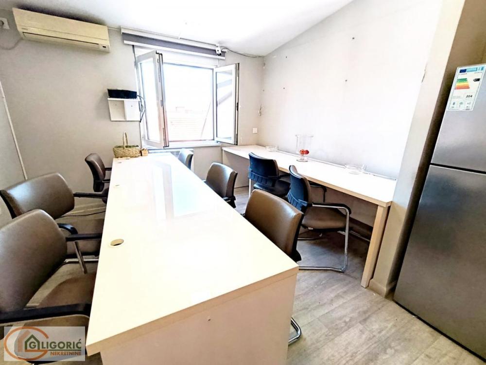Slika 7 - Pećska, Petosoban stan na prodaju, 118m2, 349.000€
