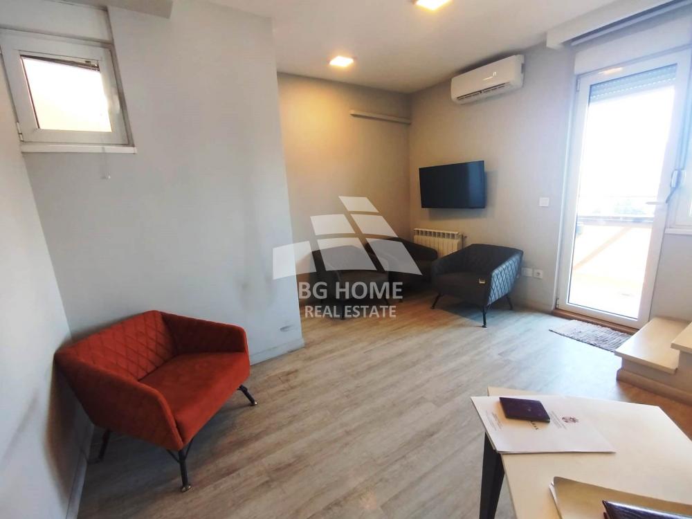 Slika 10 - Pećska, Petosoban stan za izdavanje, 118m2, 1.490€