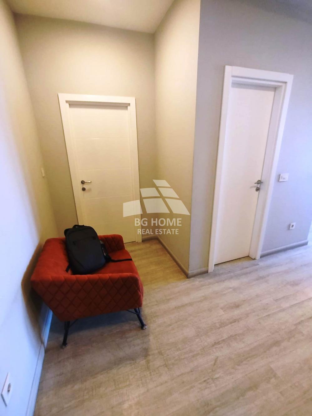 Slika 4 - Pećska, Petosoban stan za izdavanje, 118m2, 1.490€