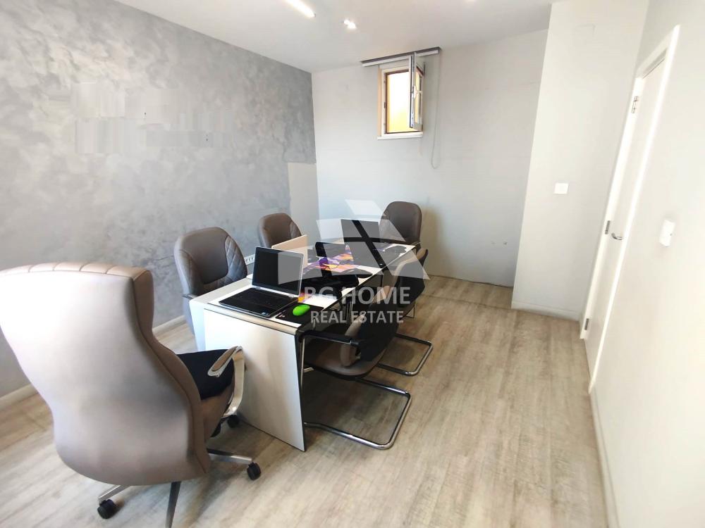 Slika 1 - Pećska, Petosoban stan na prodaju, 118m2, 349.000€