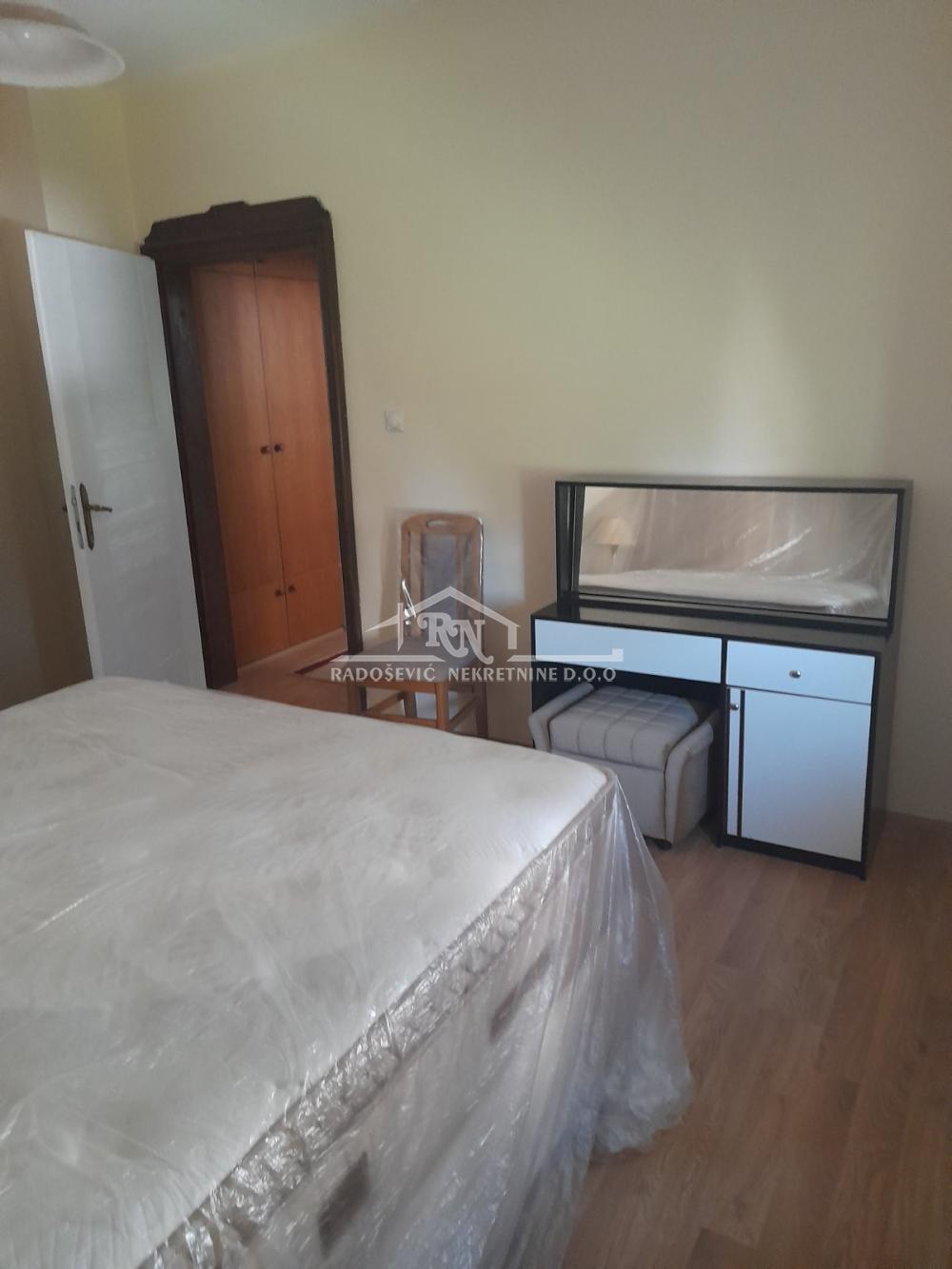 Slika 11 - Steve Todorovića, Troiposoban stan za izdavanje, 90m2, 700€