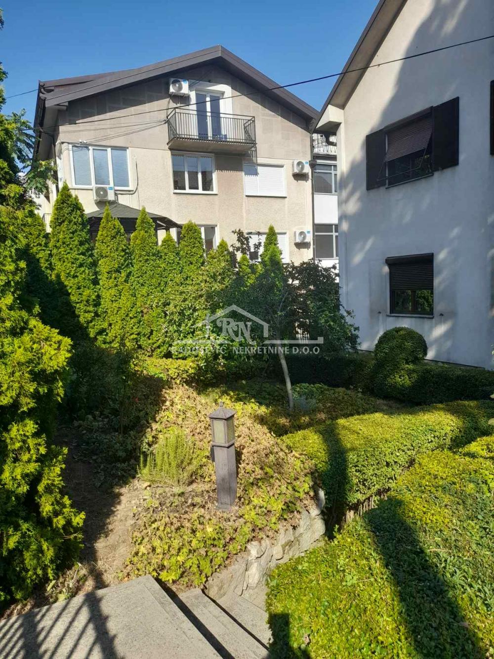 Slika 1 - Steve Todorovića, Troiposoban stan za izdavanje, 90m2, 700€