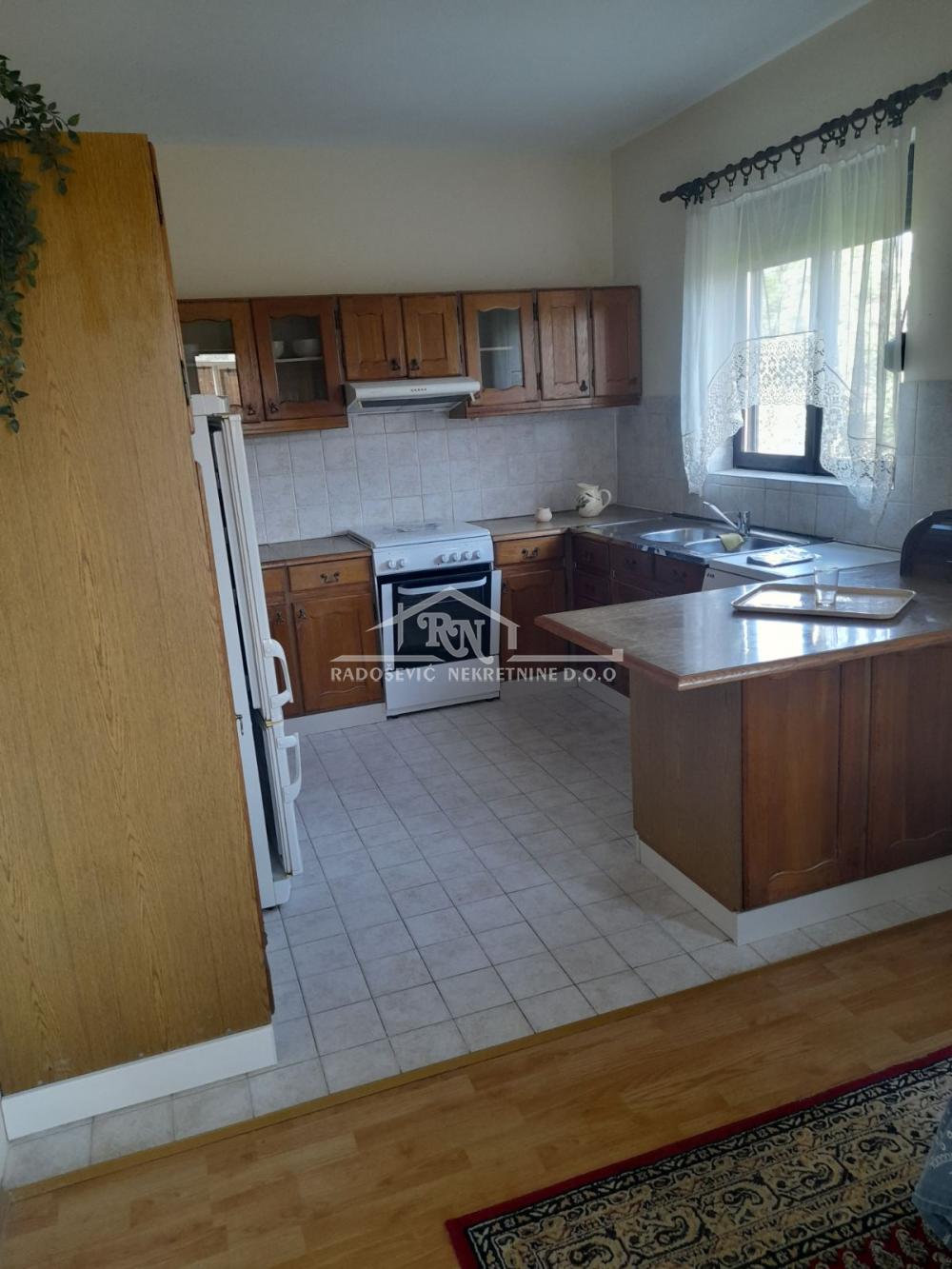 Slika 8 - Steve Todorovića, Troiposoban stan za izdavanje, 90m2, 700€