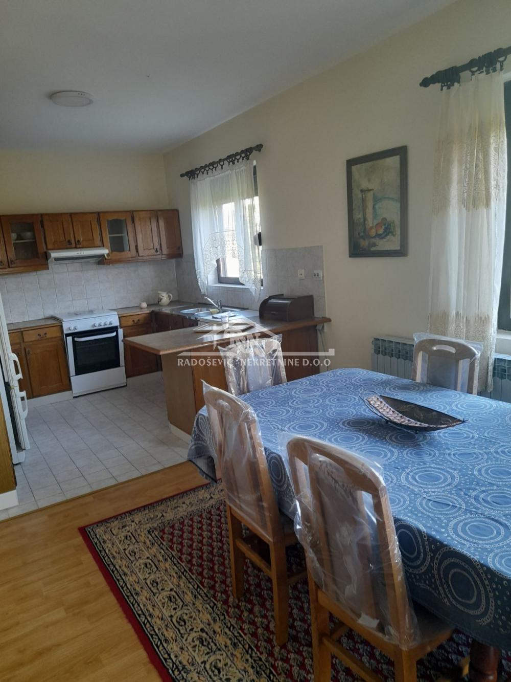 Slika 9 - Steve Todorovića, Troiposoban stan za izdavanje, 90m2, 700€