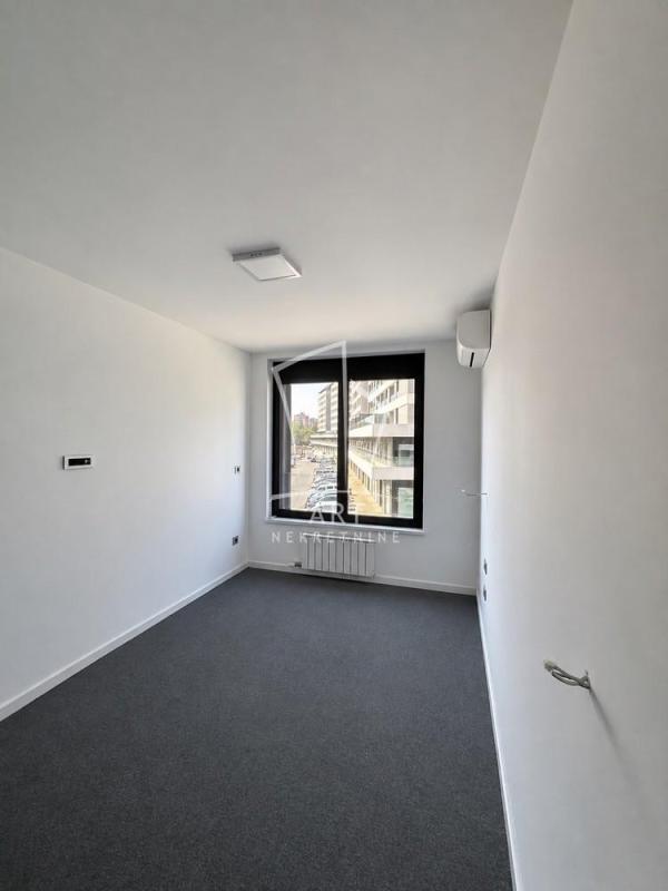 Slika 3 - Omladinskih brigada, Petosoban stan za izdavanje, 121m2, 2.000€