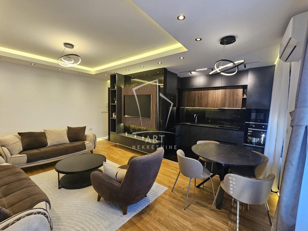 Slika 1 - Kolašinska, Trosoban stan za izdavanje, 74m2, 1.400€