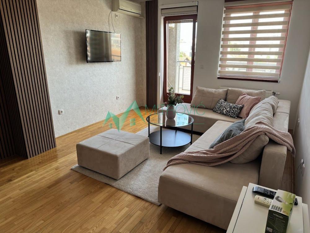 Glavna slika -Jednoiposoban stan za izdavanje, 45m2, 500€
