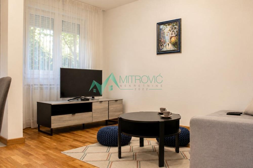 Glavna slika -Dvosoban stan za izdavanje, 73m2, 1.000€