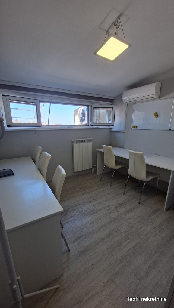 Slika 2 - Pećska, Petosoban stan za izdavanje, 118m2, 1.590€