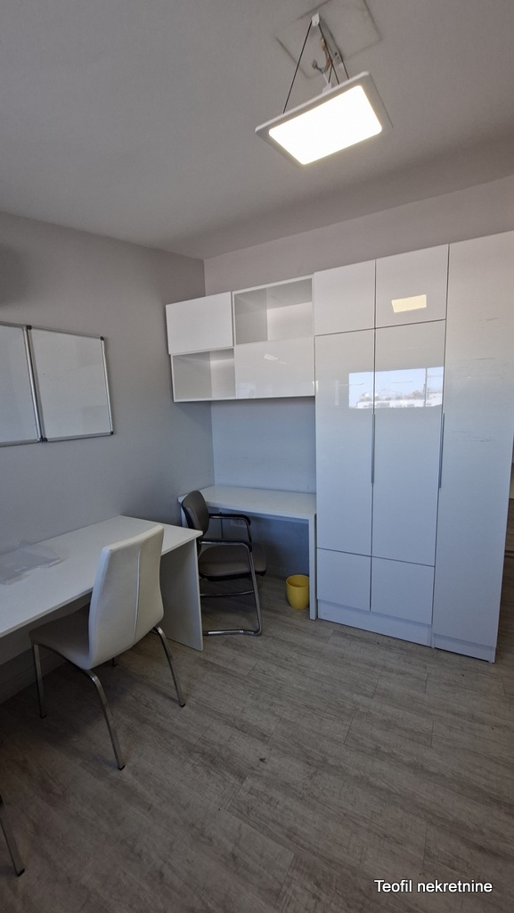 Slika 4 - Pećska, Petosoban stan za izdavanje, 118m2, 1.590€