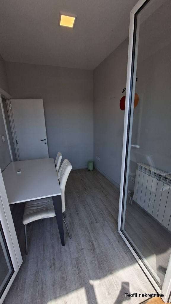 Slika 5 - Pećska, Petosoban stan za izdavanje, 118m2, 1.590€
