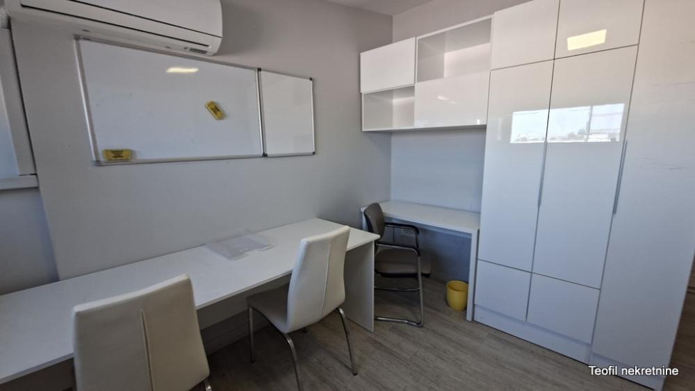 Slika 8 - Pećska, Petosoban stan za izdavanje, 118m2, 1.590€