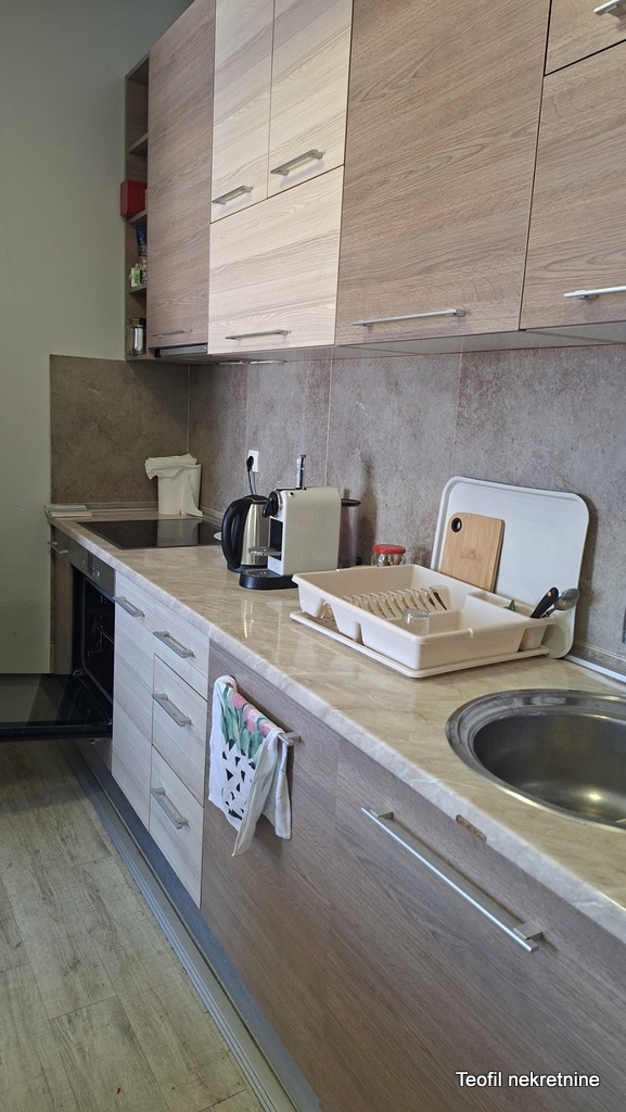 Slika 9 - Pećska, Petosoban stan za izdavanje, 118m2, 1.590€