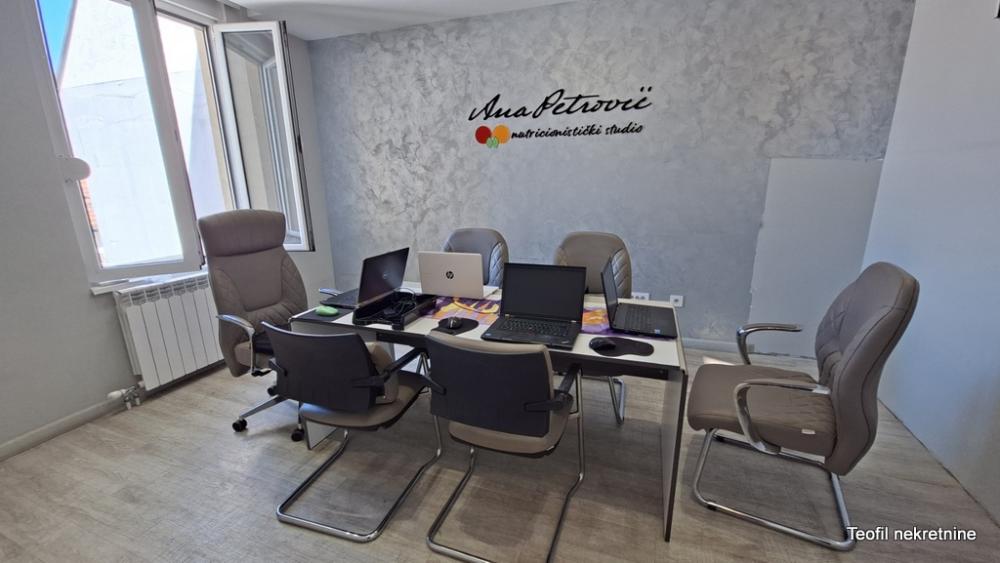 Slika 3 - Pećska, Petosoban stan na prodaju, 118m2, 349.000€