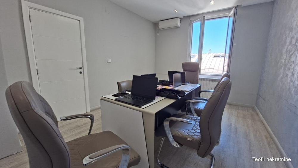 Glavna slika -Pećska, Petosoban stan na prodaju, 118m2, 349.000€