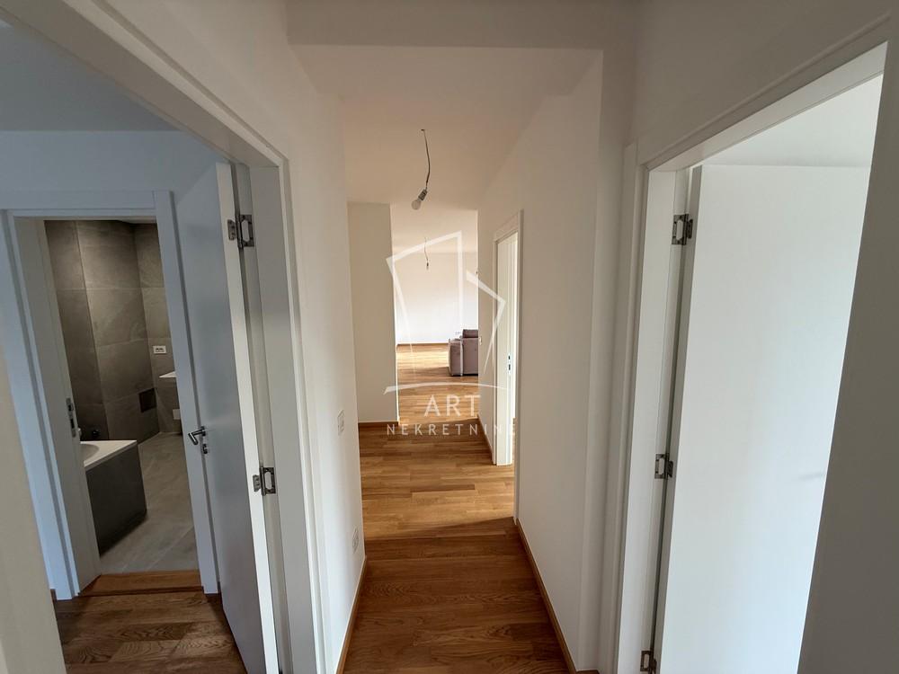 Slika 9 - Kolumbova, Četvorosoban stan za izdavanje, 105m2, 1.500€