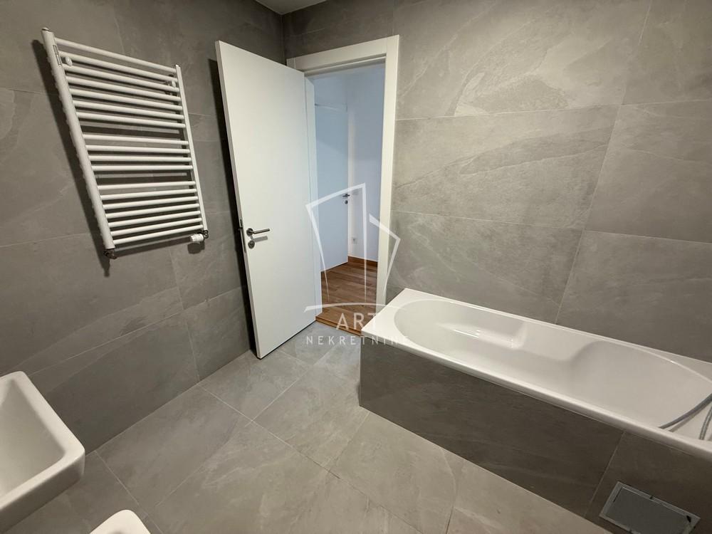 Slika 11 - Kolumbova, Četvorosoban stan za izdavanje, 105m2, 1.500€