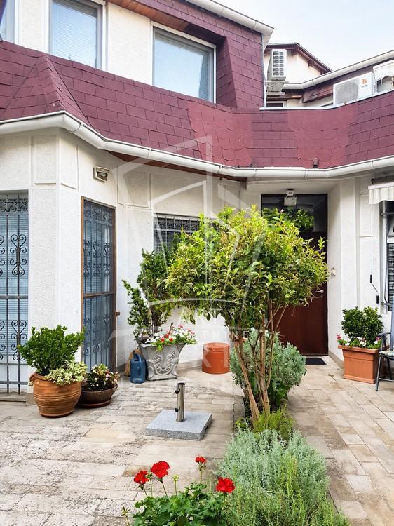 Glavna slika -Avijatičarski trg, Šestosoban stan na prodaju, 86m2, 460.000€