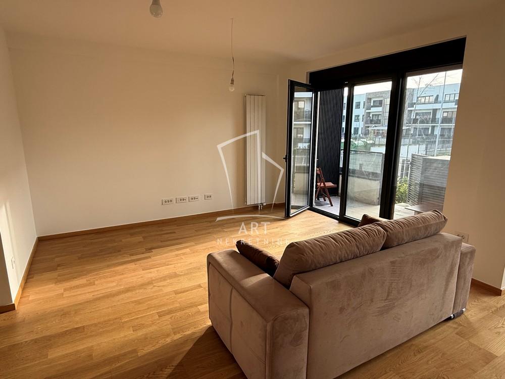 Slika 1 - Kolumbova,  Lokal za izdavanje, 105m2, 1.500€