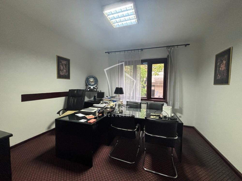 Slika 1 - Gundulićev Venac,  Lokal za izdavanje, 57m2, 800€