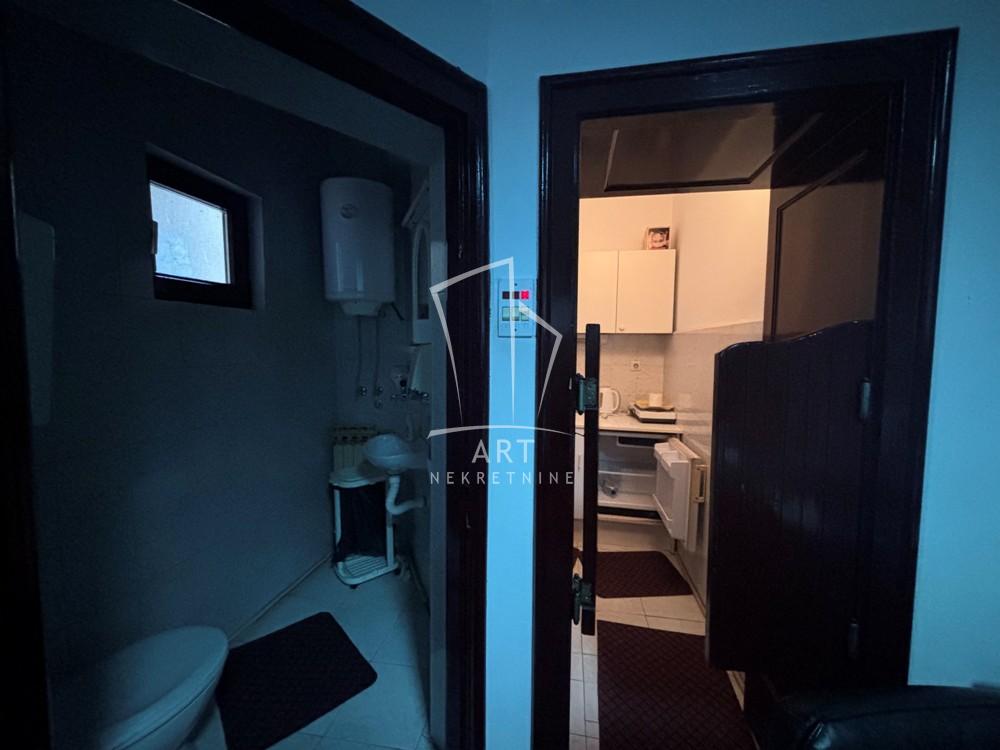 Slika 4 - Gundulićev Venac,  Lokal za izdavanje, 57m2, 800€