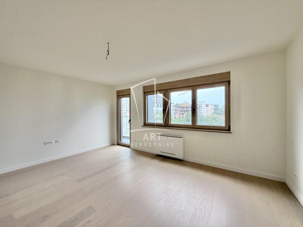 Slika 1 - Južni Bulevar,  Lokal za izdavanje, 103m2, 2.000€
