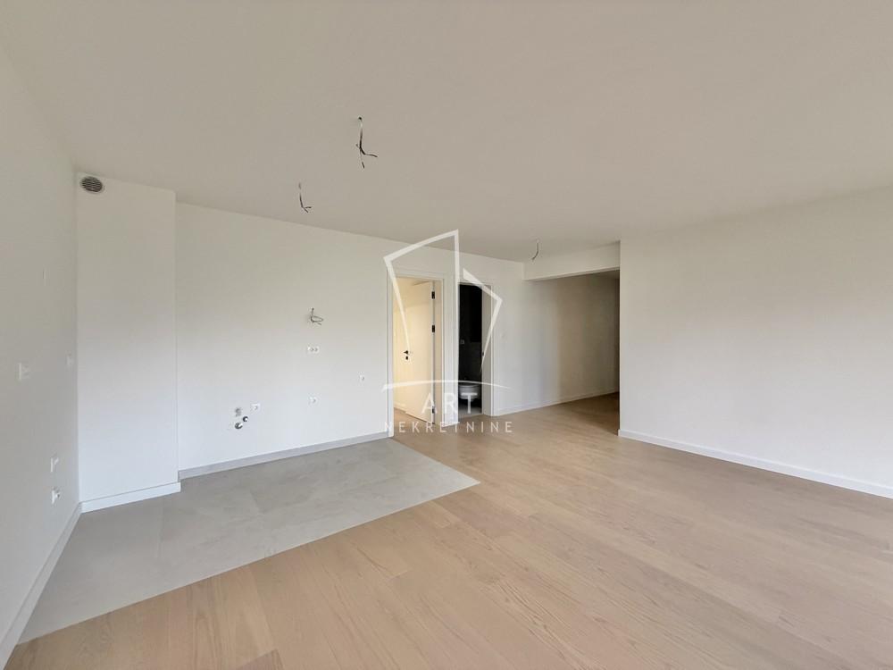 Slika 4 - Južni Bulevar,  Lokal za izdavanje, 103m2, 2.000€