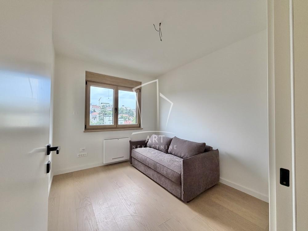 Slika 8 - Južni Bulevar,  Lokal za izdavanje, 103m2, 2.000€