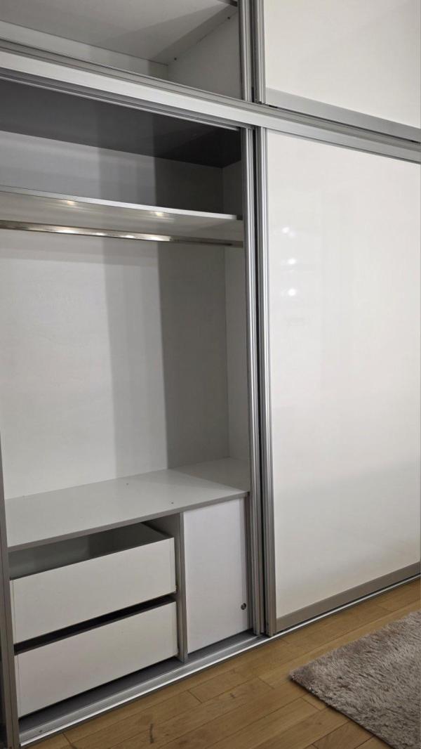 Slika 7 - Marine Veličković, Trosoban stan za izdavanje, 130m2, 1.200€