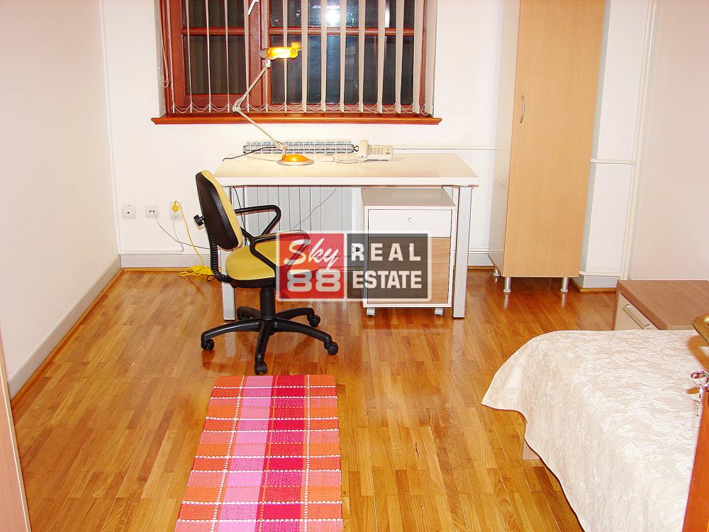 Slika 8 - Kuća za izdavanje, 450m2, 5.000€