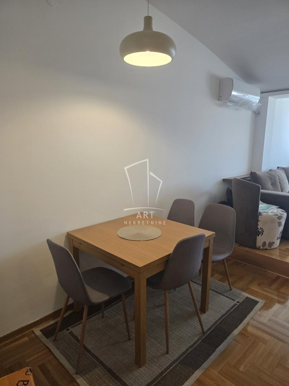 Slika 2 - 2. srpske armije, Četvorosoban stan za izdavanje, 73m2, 900€
