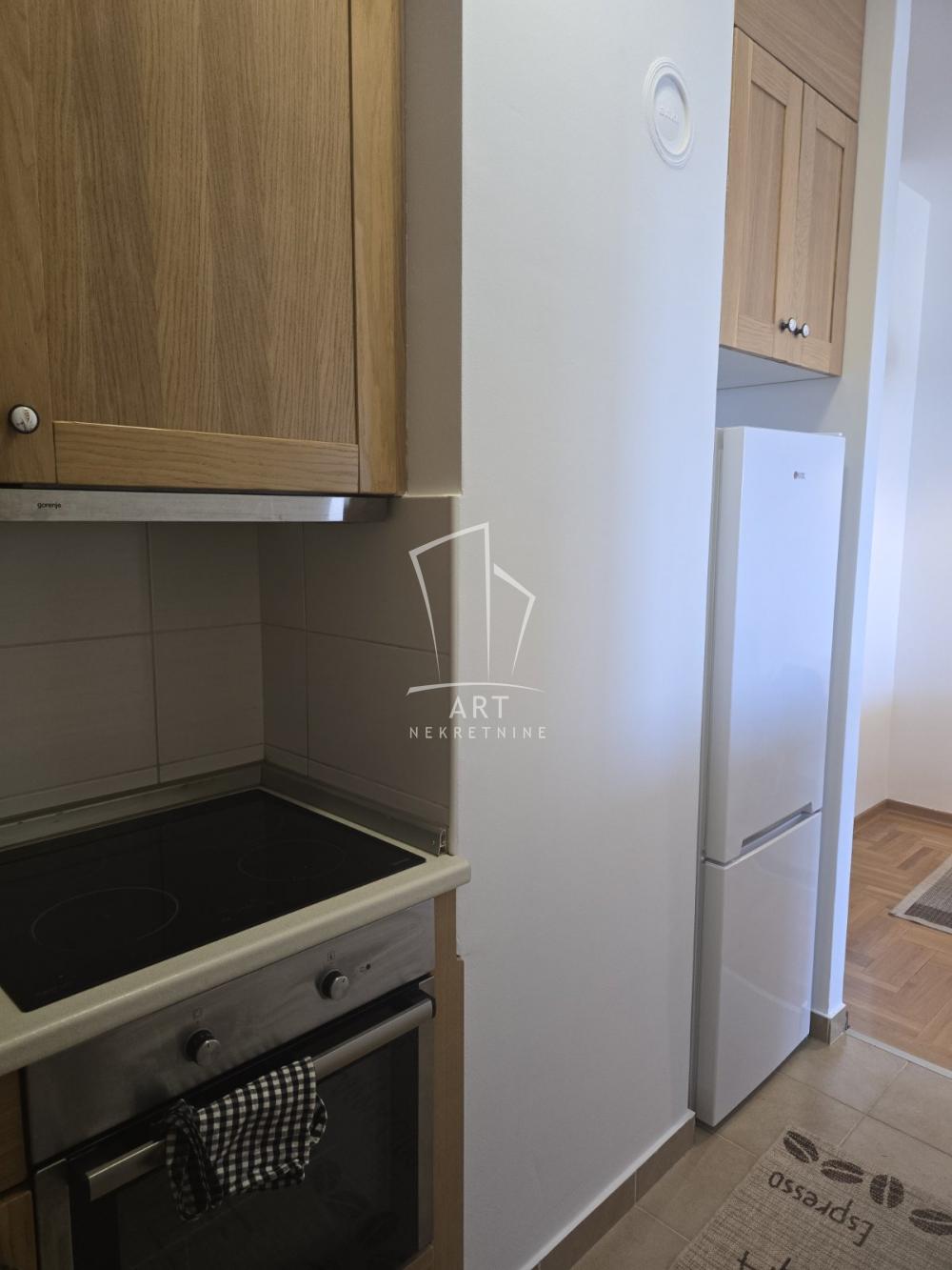 Slika 4 - 2. srpske armije, Četvorosoban stan za izdavanje, 73m2, 900€