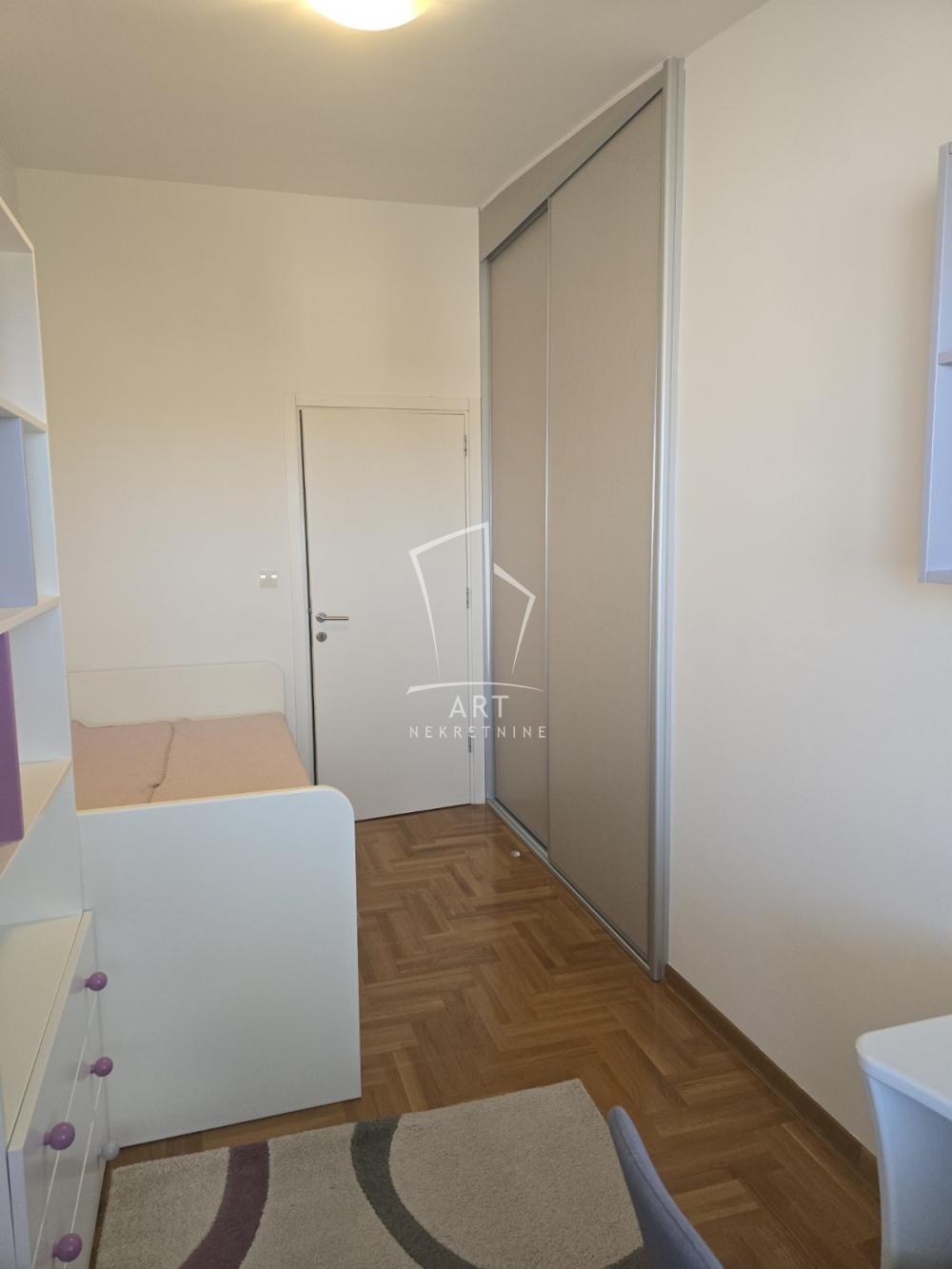 Slika 8 - 2. srpske armije, Četvorosoban stan za izdavanje, 73m2, 900€