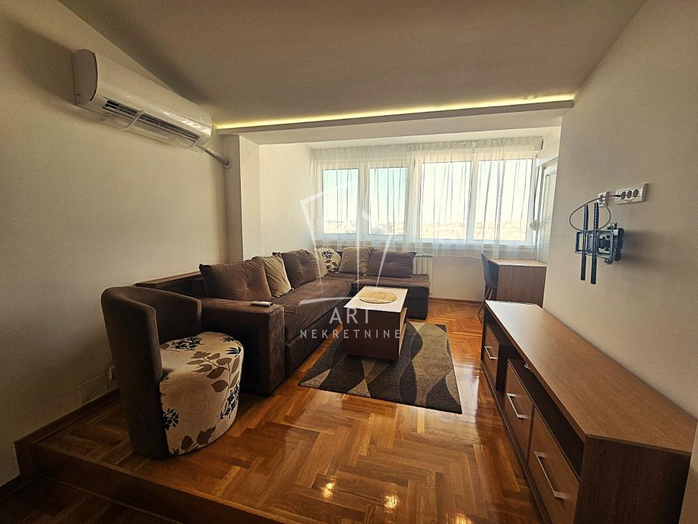 Glavna slika -2. srpske armije, Četvorosoban stan za izdavanje, 73m2, 900€