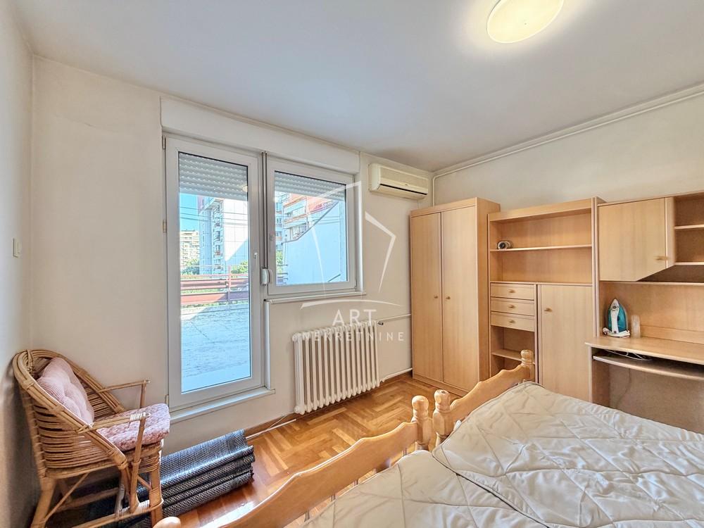 Slika 10 - Poručnika Spasića i Mašere, Četvorosoban stan za izdavanje, 109m2, 1.000€