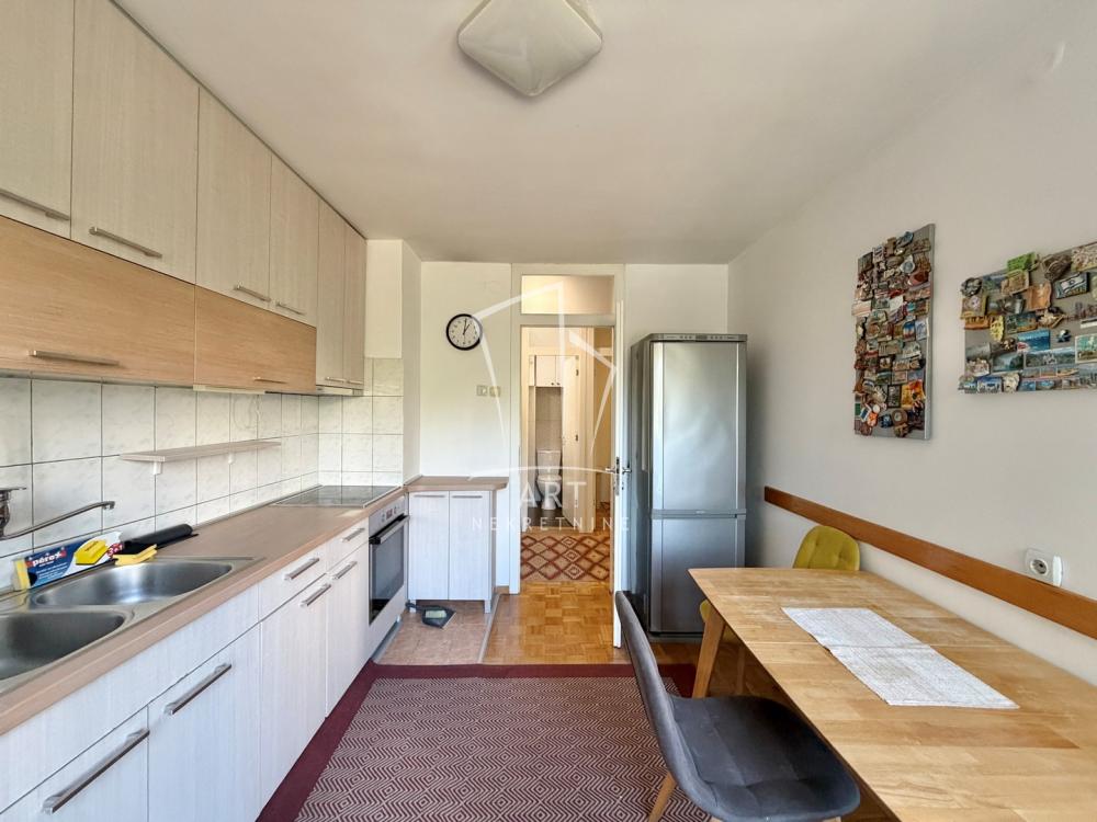 Slika 3 - Mića Radakovića, Trosoban stan na prodaju, 78m2, 255.000€