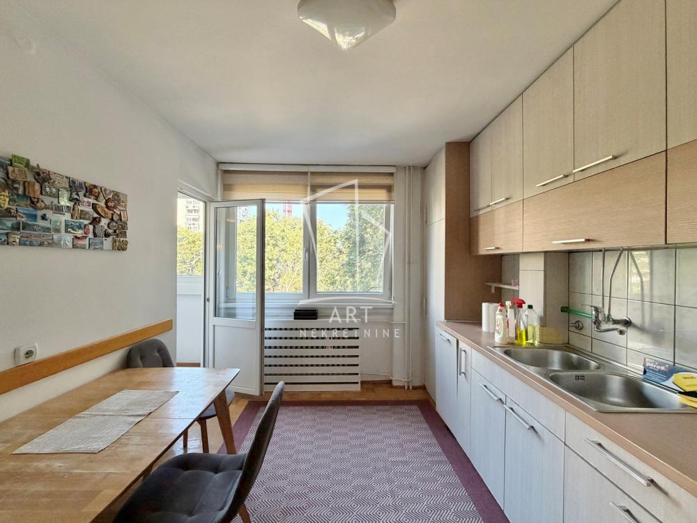 Slika 5 - Mića Radakovića, Trosoban stan na prodaju, 78m2, 255.000€