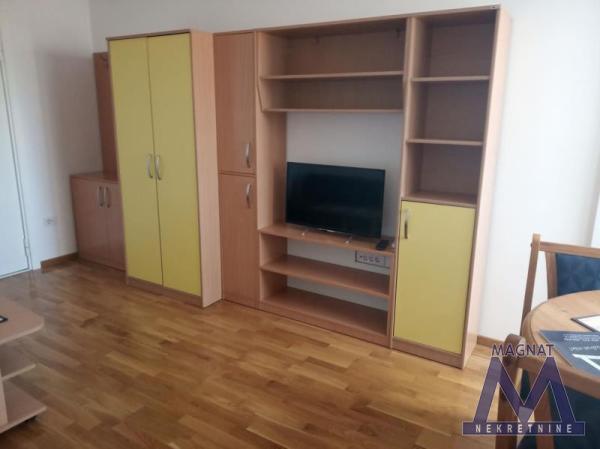 Slika 1 -  Stan za izdavanje, 300€