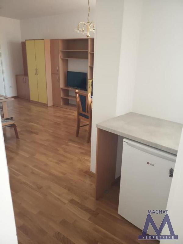 Slika 5 -  Stan za izdavanje, 300€