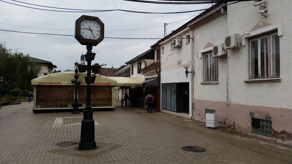 Slika 1 - Bulevar Oslobodjenja,  Lokal za izdavanje, 81m2, 1.500€