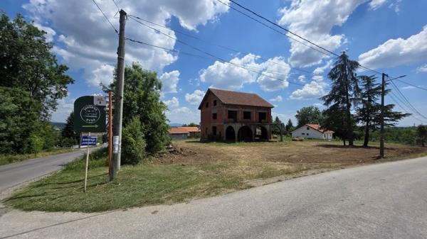 Slika 1 - Mike Curcica, Kuća na prodaju, 400m2, 210.000€