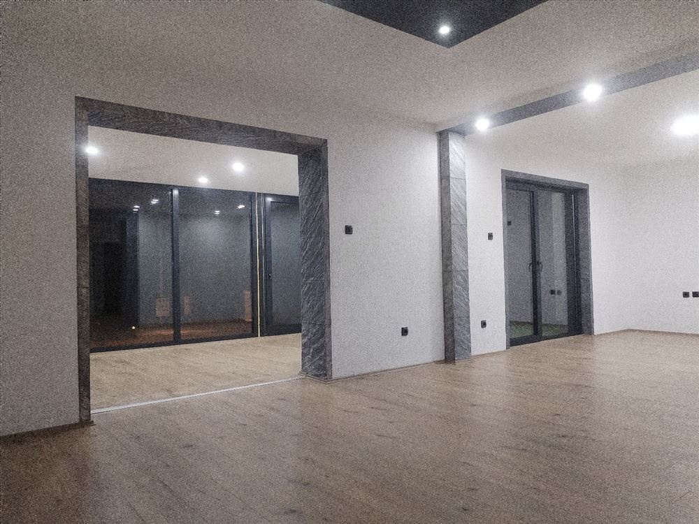 Slika 2 - Sremcica,  Lokal za izdavanje, 55m2, 950€